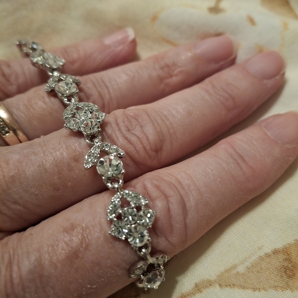 Givenchy Crystal Flex Silverstone Bracelet - Picture 2 of 3